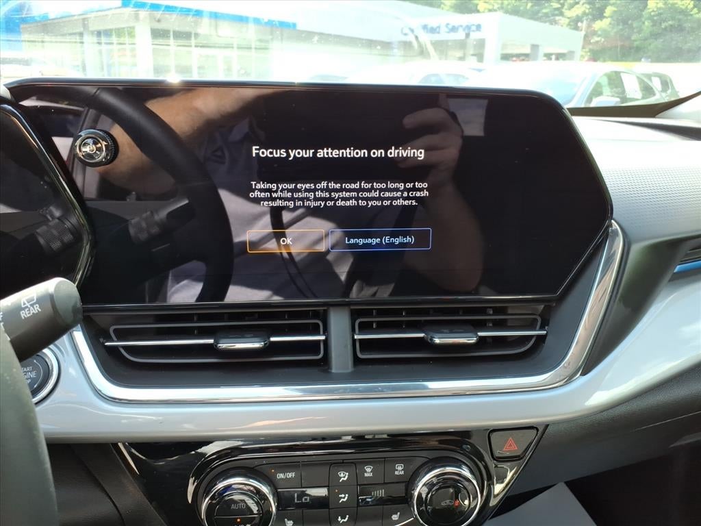 2025 Chevrolet Trax LT